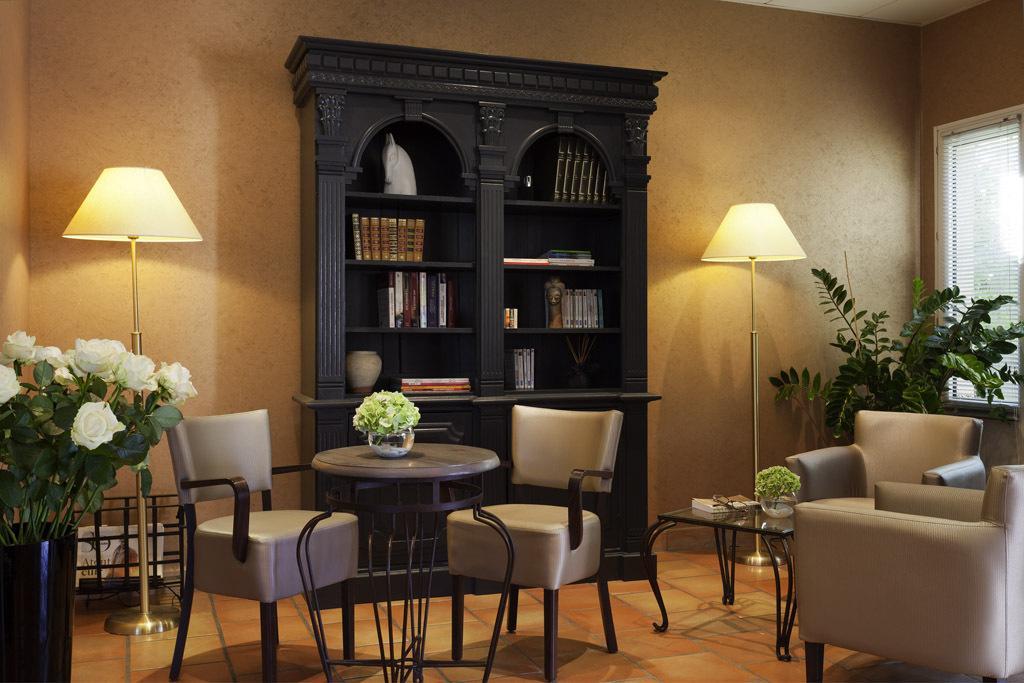 Western Elixir Hotel 4*
